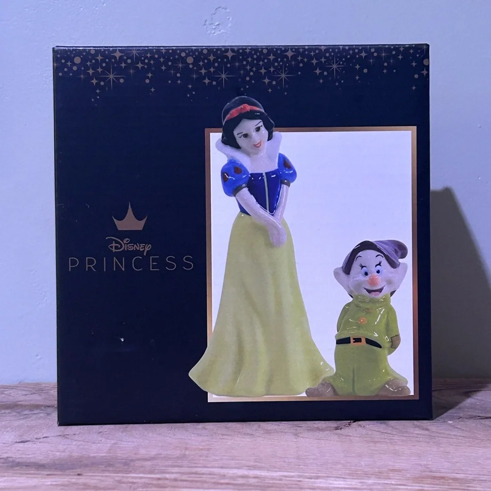 Disney Princess 85th Anniversary Snow White and Dopey Salt & Pepper Shakers NWTS